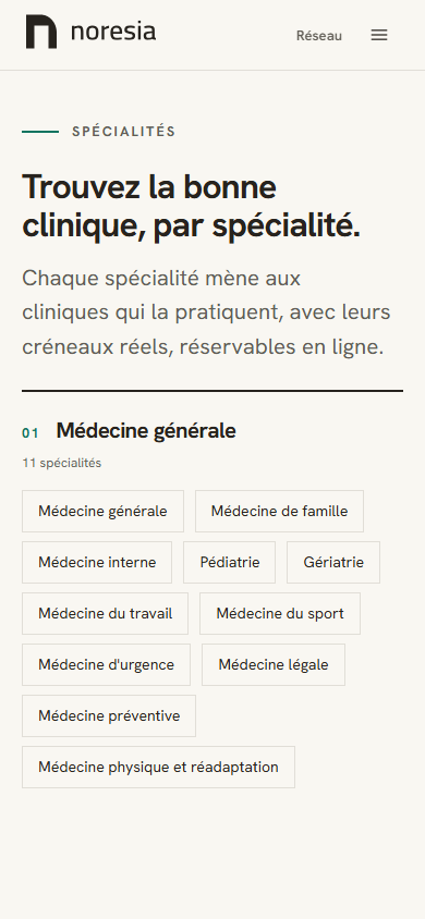 La page Spécialités. La famille Médecine générale porte son numéro, le nombre de spécialités qu'elle contient, puis ses disciplines listées une à une.