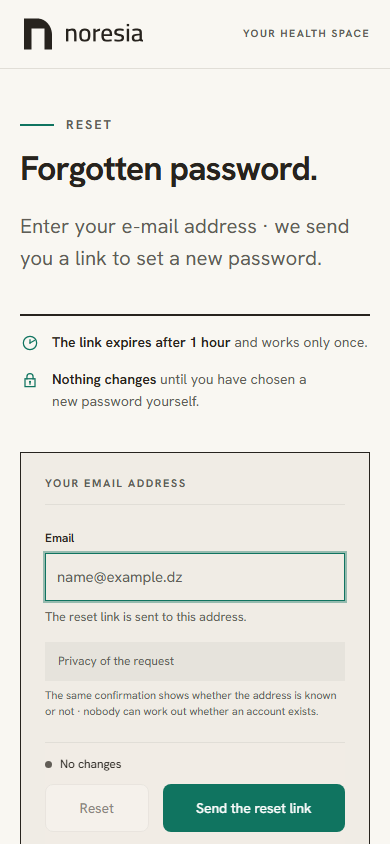 The reset page on a phone, with the “Forgotten password” heading, the “Email” field and the “Send the reset link” button.